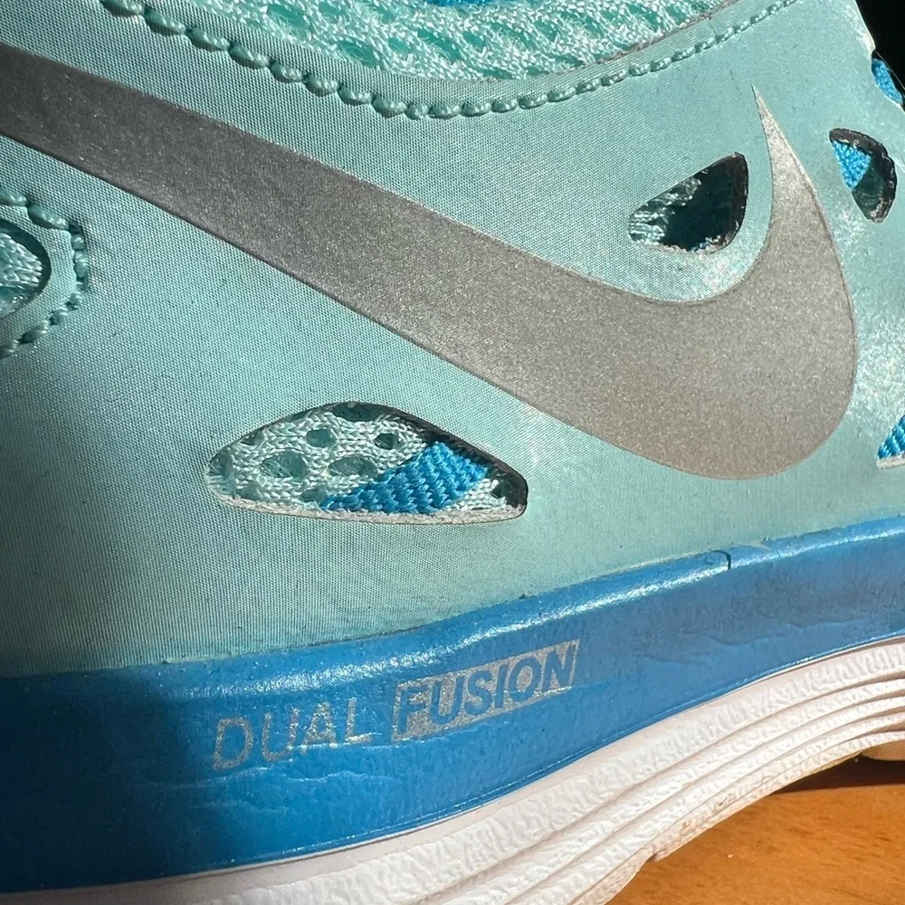 Nike shoes - Picture 3 of 9